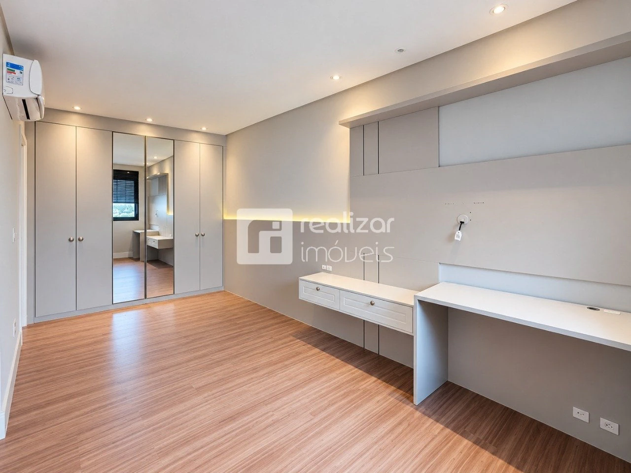 Furnished apartment, 79 m², with a grill on the balcony — photo 3
