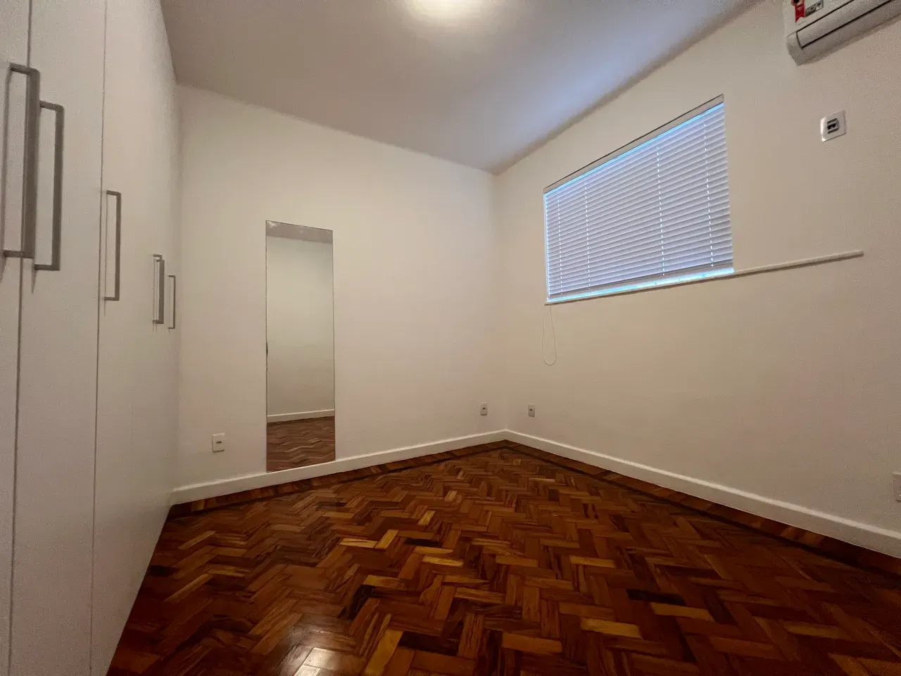 Apartment on the 3rd floor with wood or laminate floors — photo 10
