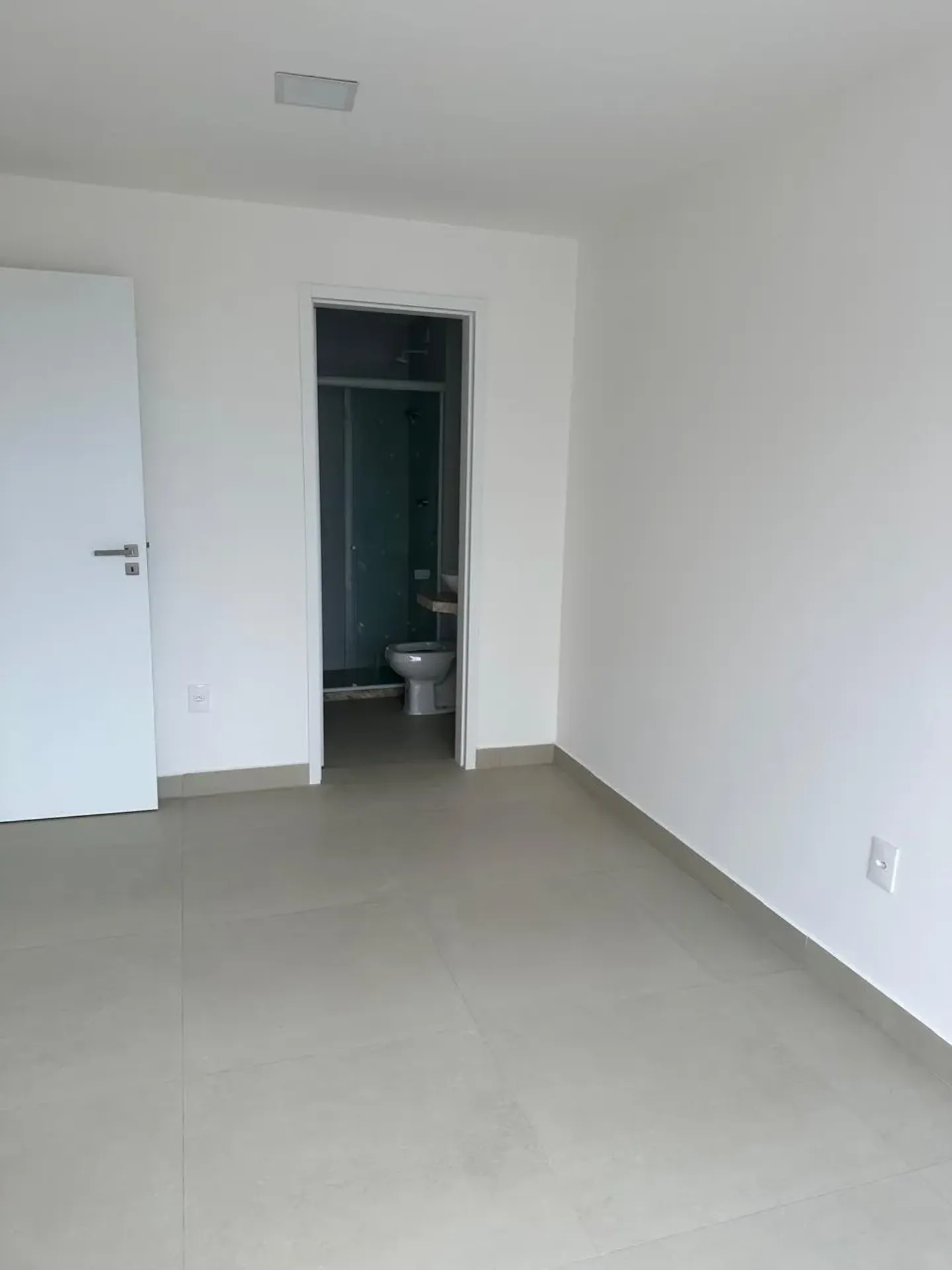 98 m² apartment with 2 bedrooms and a balcony