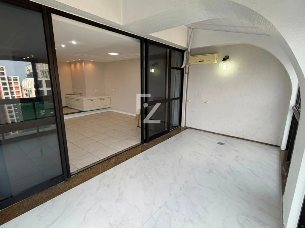Duplex apartment on the 20th floor with city and water views — photo 16