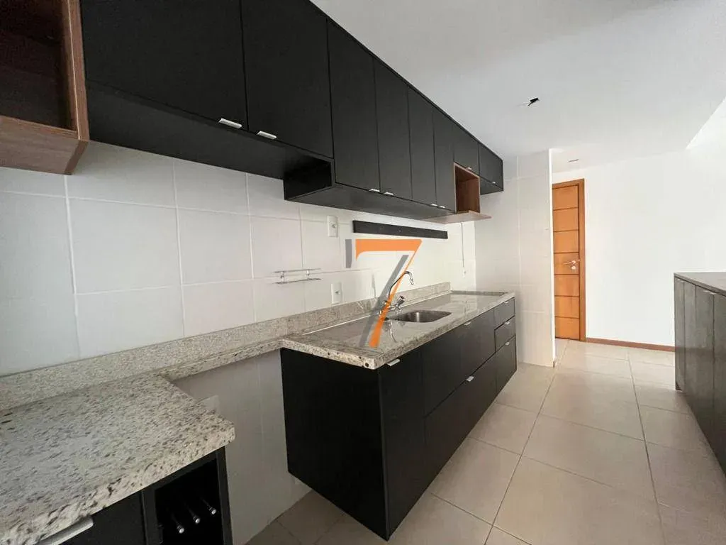 3-bedroom apartment with private garden and 337 m² — photo 13