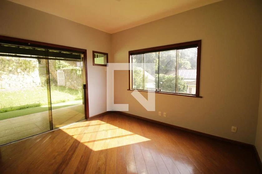 Casa de 700 m² com 3 quartos e 4 banheiros — photo 17