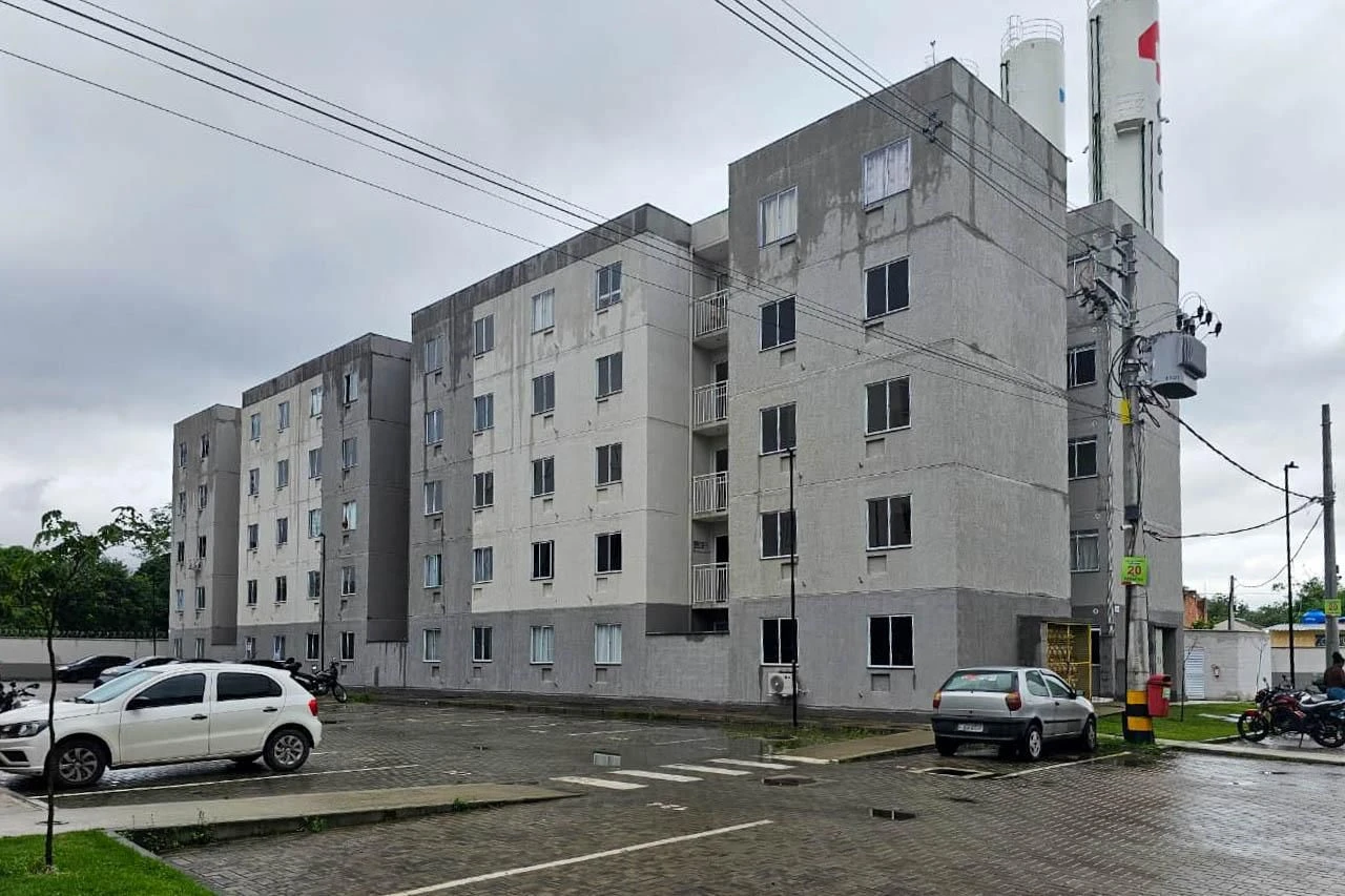Apartamento de 2 quartos em condomínio com piscina — photo 18