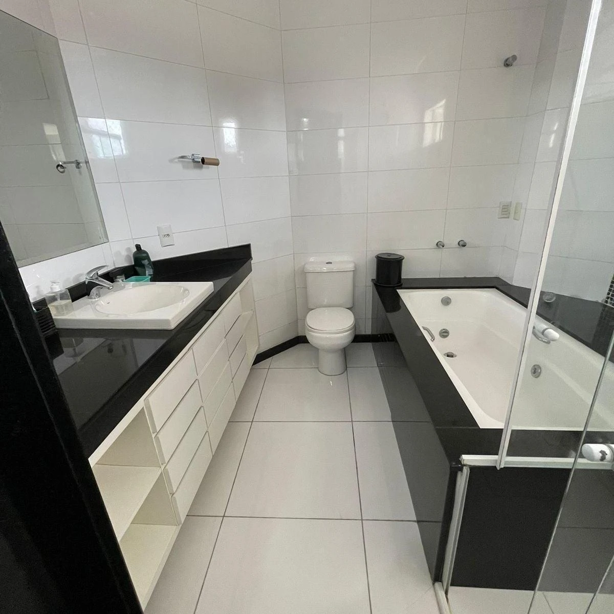 147 m² house with a bathtub and a washing machine — photo 5