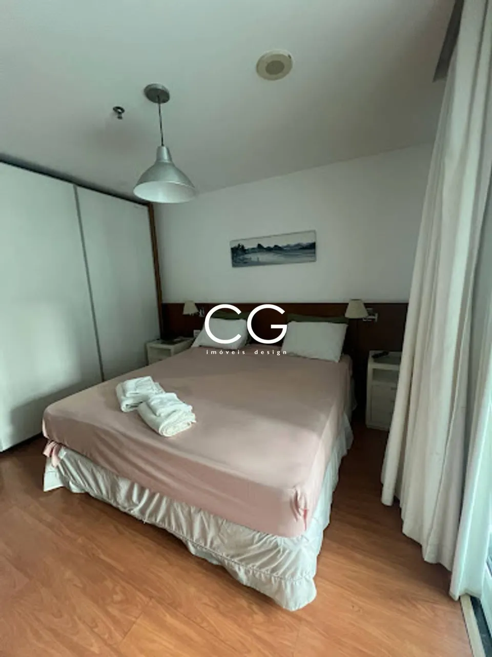 Furnished 1-bedroom apartment with glass-enclosed balcony — photo 15