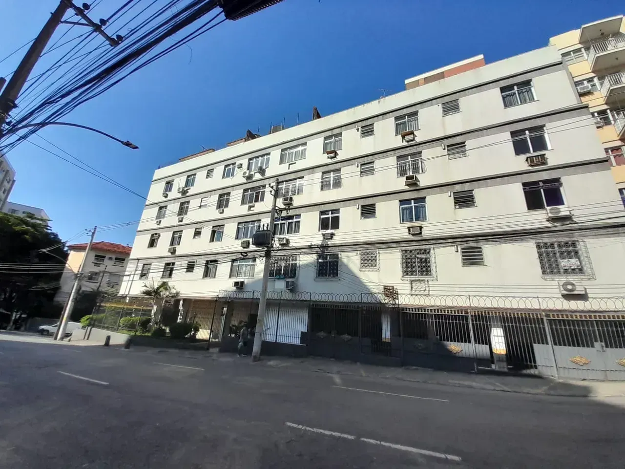 Квартира 70 м² з 2 спальнями та окремою кухнею — photo 22
