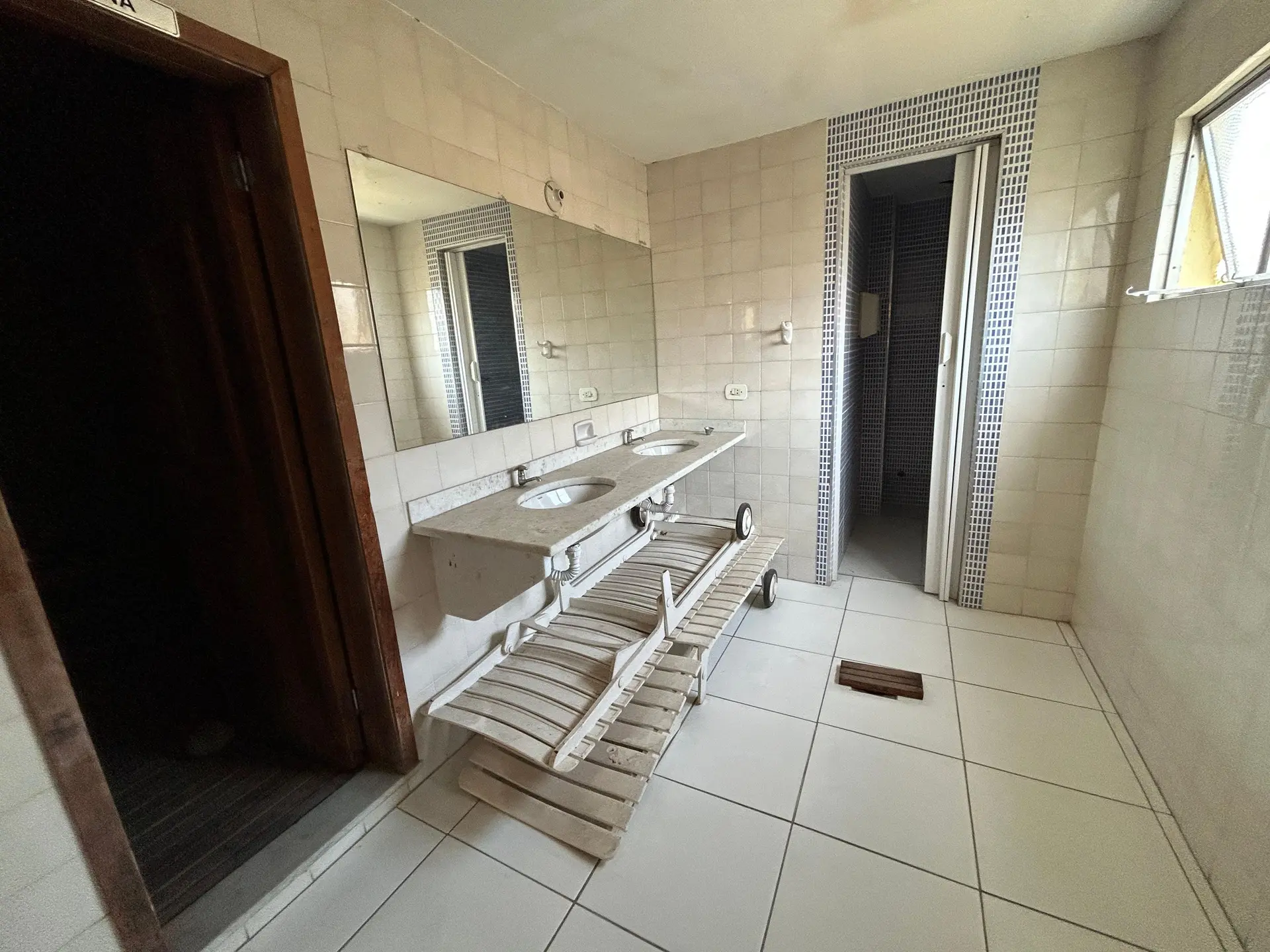 3-bedroom apartment in a building with a sauna — photo 11