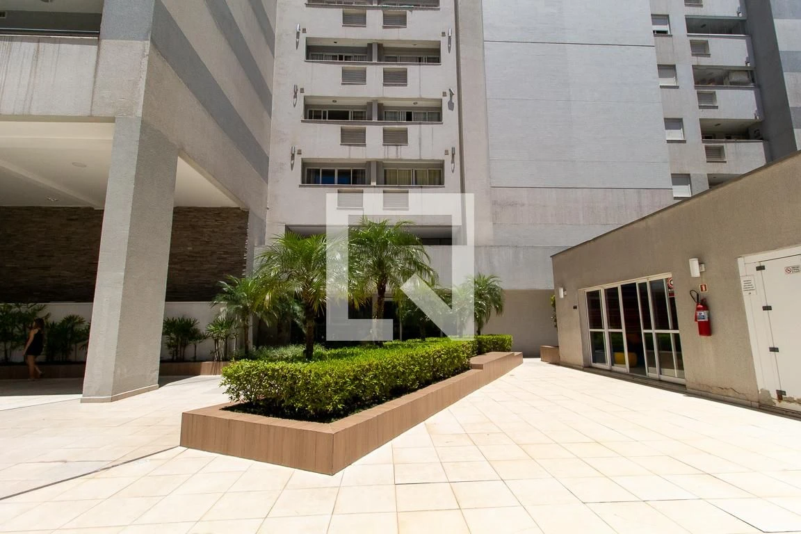 2-bedroom apartment with a grill on the balcony in Curitiba — photo 21