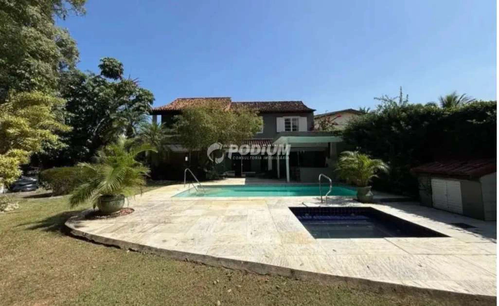 Casa com 6 quartos e 990 m² com varanda e churrasqueira — photo 7