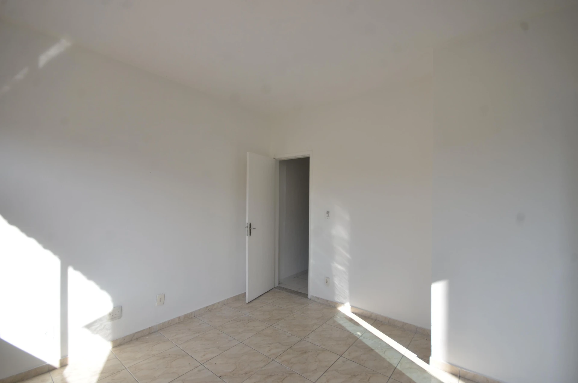 2-bedroom house with a bathtub in Rio de Janeiro — photo 32