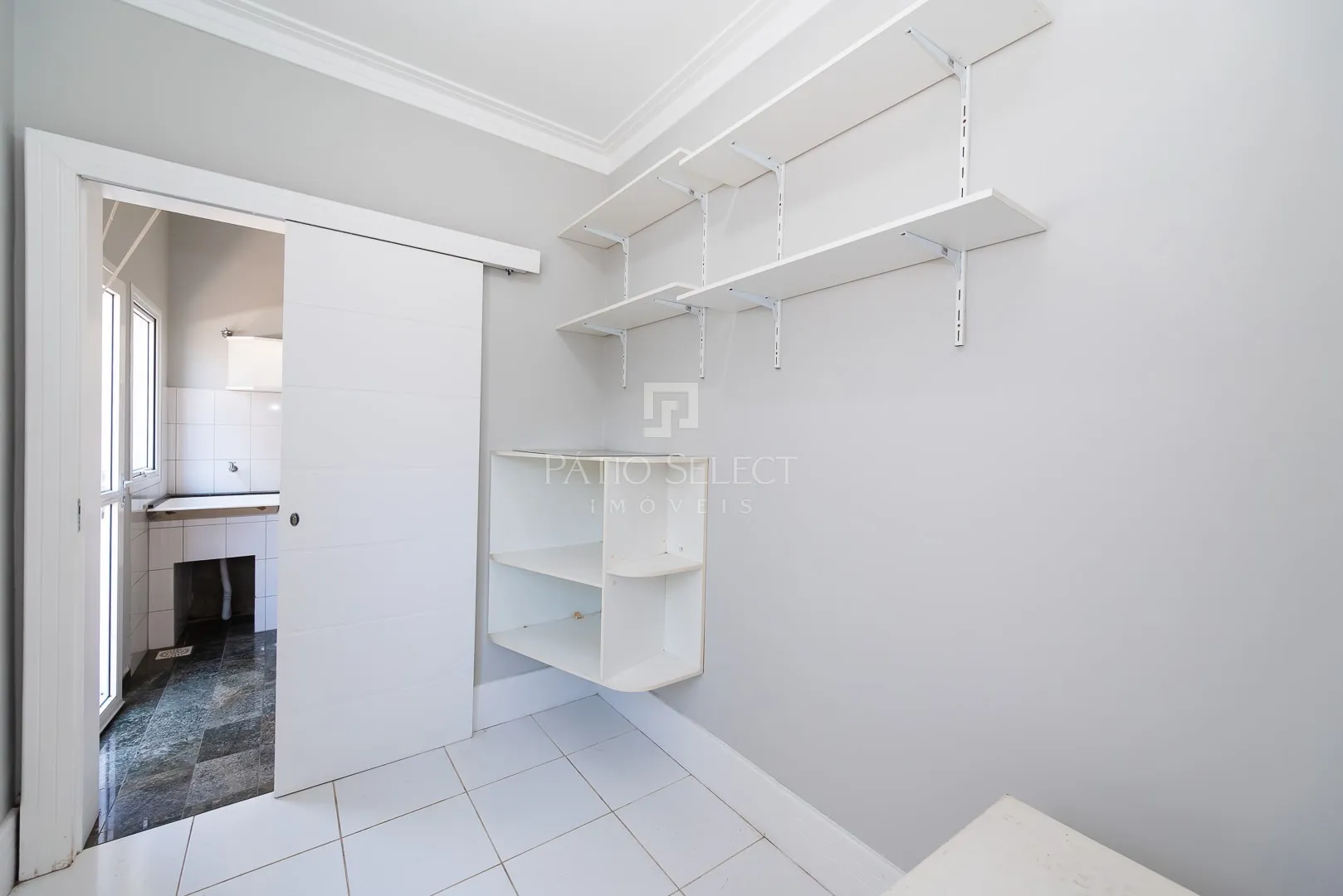 Furnished house, 305 m², with a bathtub — photo 110