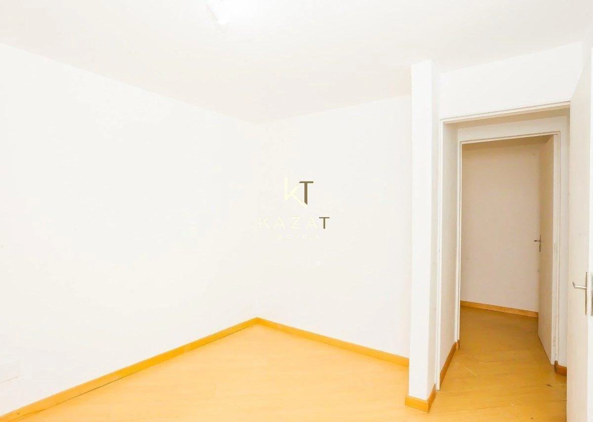 61 m² 3-bedroom apartment with balcony and laundry area — photo 31