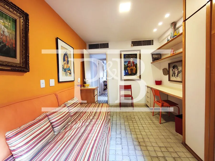 Furnished apartment with 2 bedrooms and an open-plan kitchen — photo 17