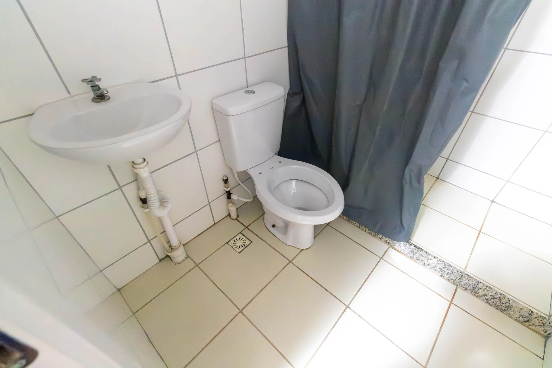 Квартира з 2 спальнями і 1 власною ванною без паркування — photo 14