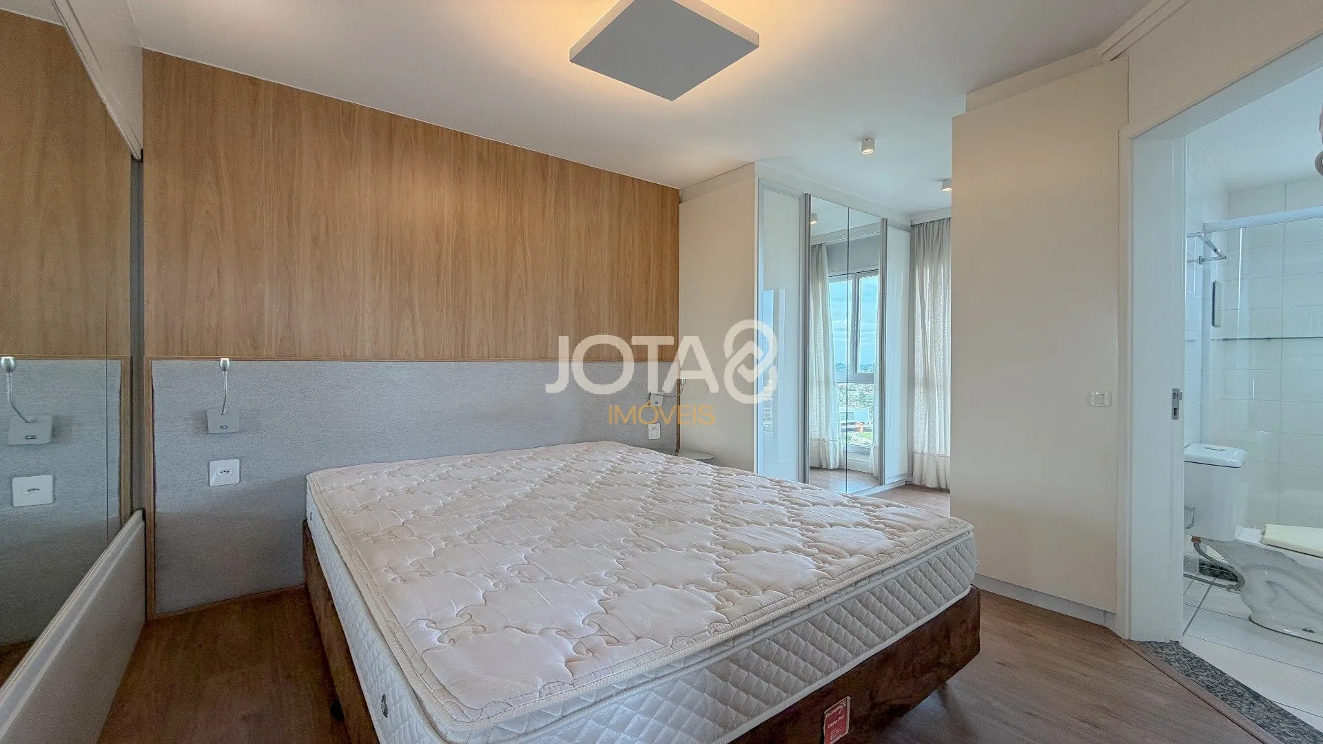 Furnished 3-bedroom apartment with 111 m² and suite — photo 23