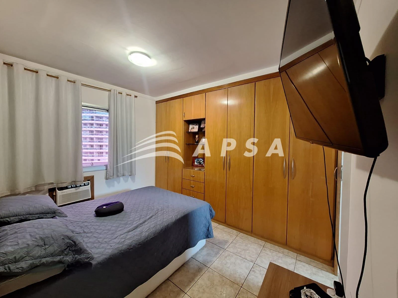 3-bedroom apartment in a building with a gym — photo 3