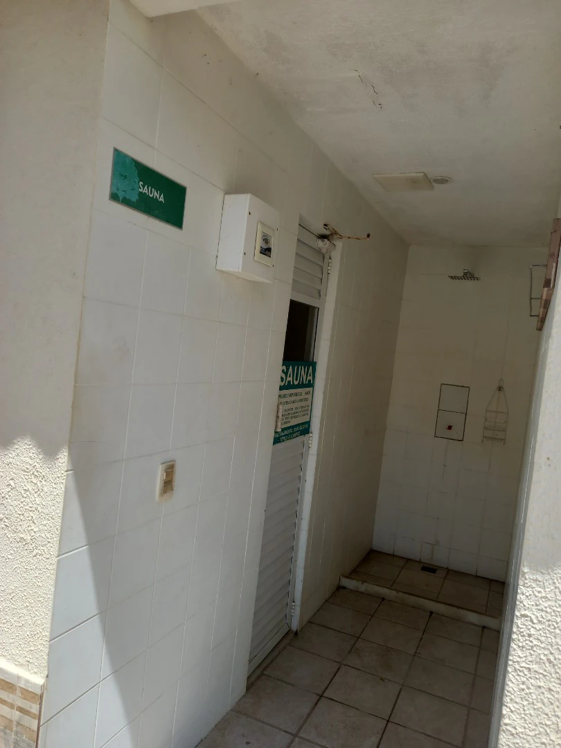 2-bedroom apartment in a building with a sauna — photo 19