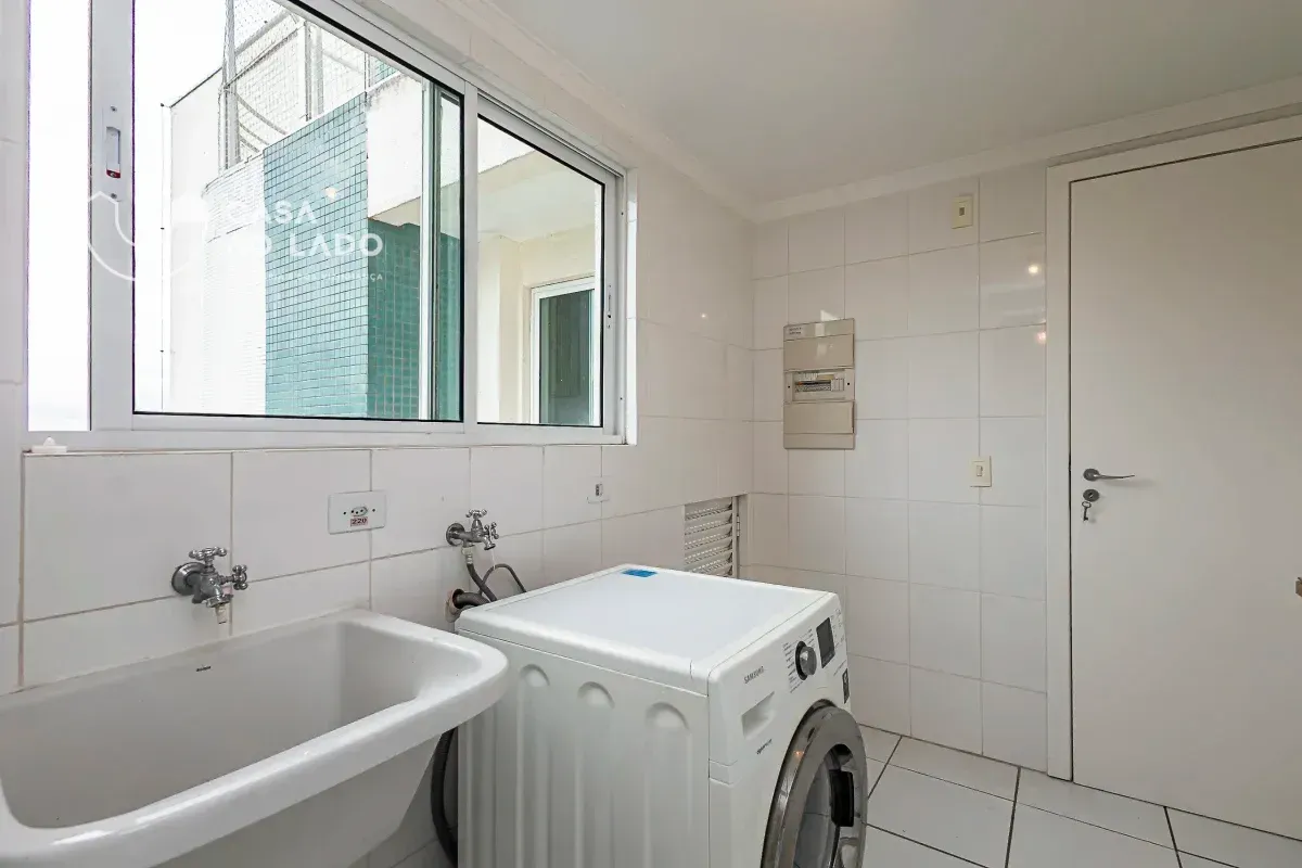 Furnished apartment, 282 m², with a bathtub — photo 33