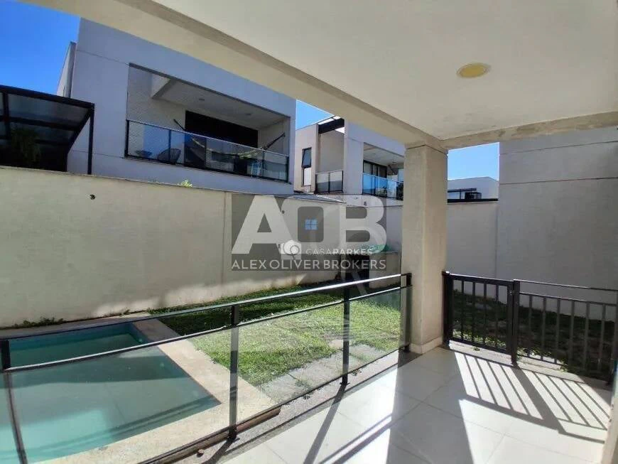 Casa duplex com 3 suítes e cozinha com fogão a gás — photo 7