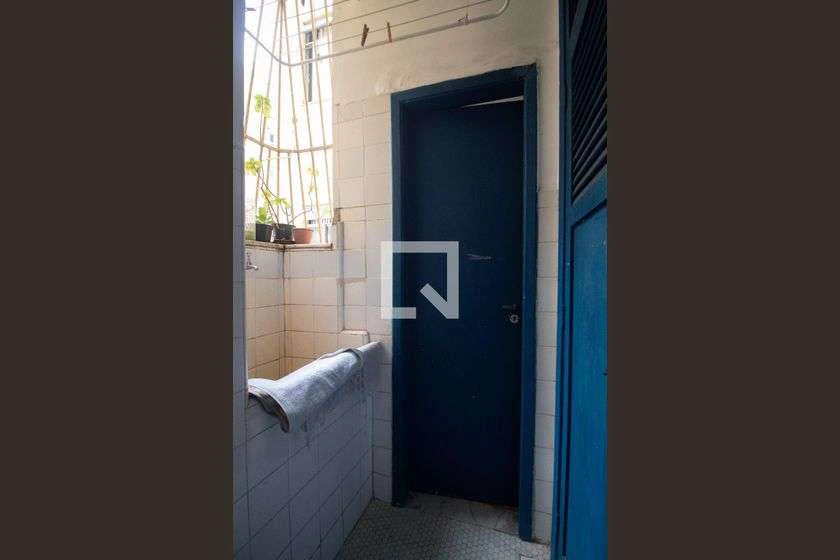 Furnished 67 m² apartment with 2 bedrooms and 1 bathroom — photo 21