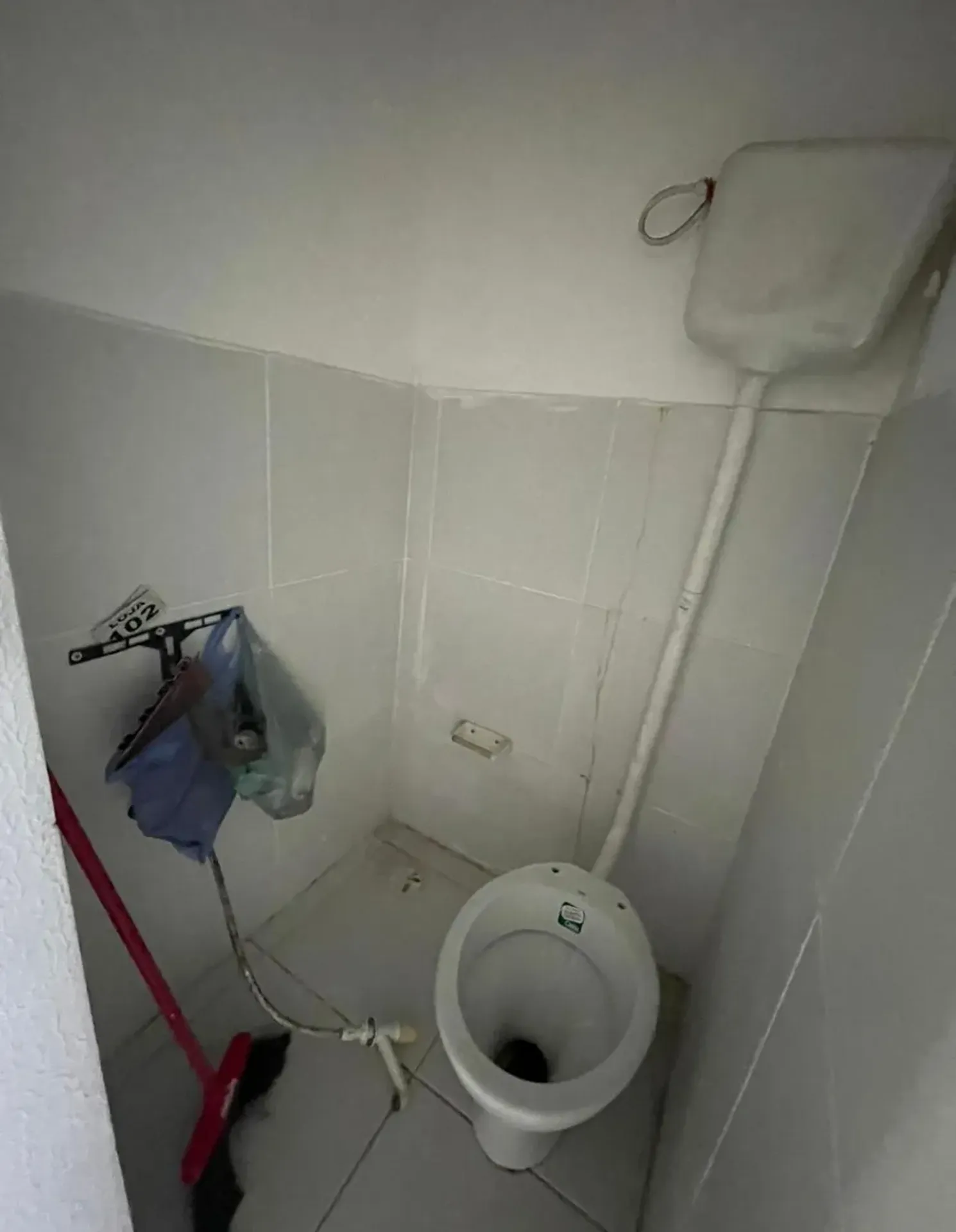 Unfurnished studio with 1 bedroom and 1 parking spot — photo 2