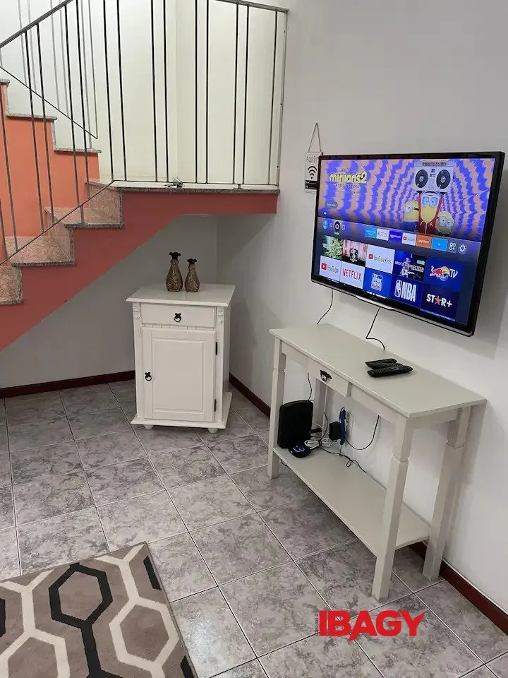 3-bedroom house with a water view in Florianópolis — photo 11