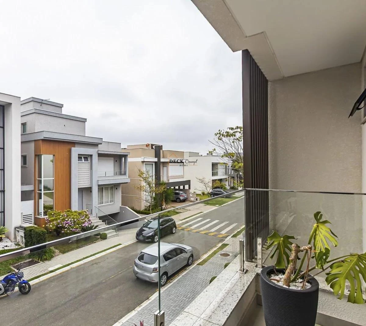 Furnished 356 m² house with 3 bedrooms and open-plan kitchen — photo 32