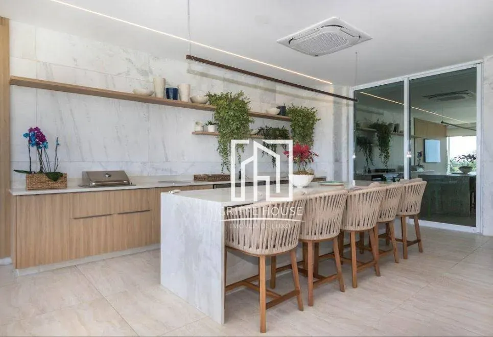 Apartment with 5 bedrooms and open-plan kitchen — photo 2