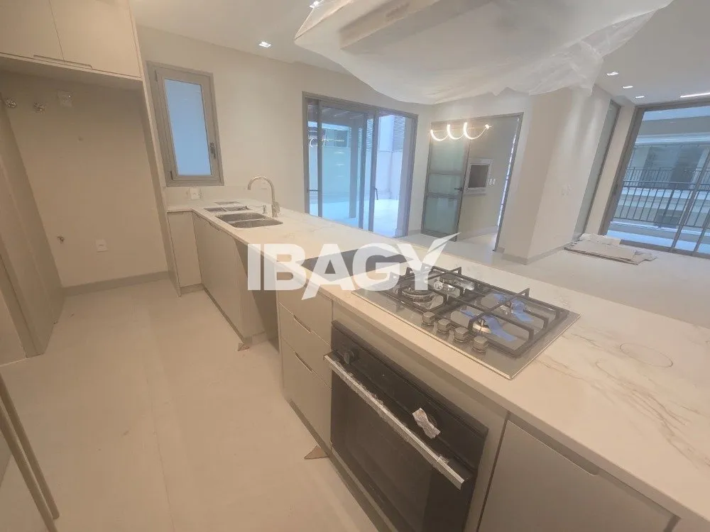 Apartment, 199 m², with a grill on the balcony — photo 19