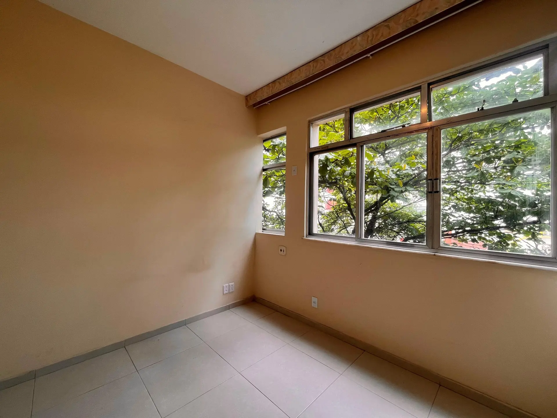Home office in a 2-bedroom apartment, 78 m² — photo 16