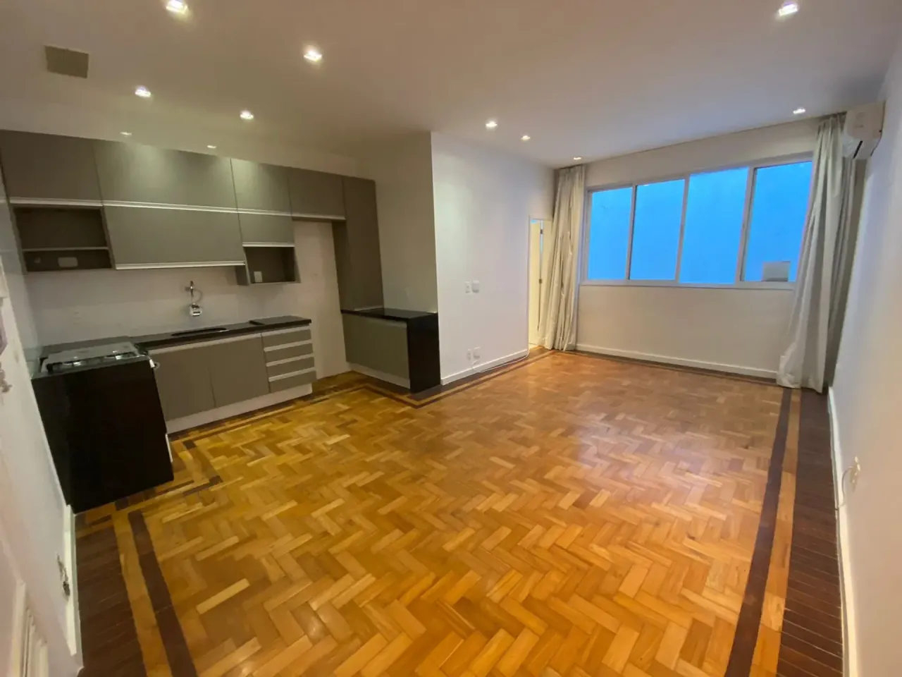 Деревянный пол или ламинат и 1 спальня: квартира 32 м²