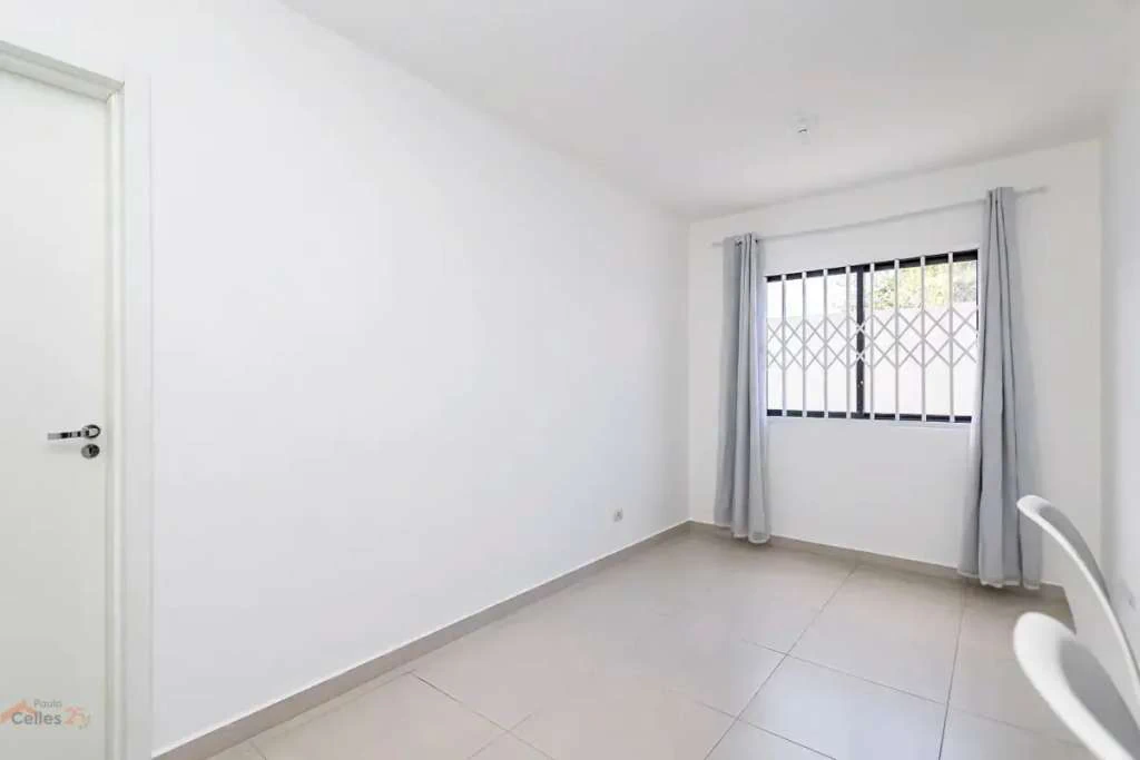 Ground-floor 1-bedroom apartment with an open kitchen