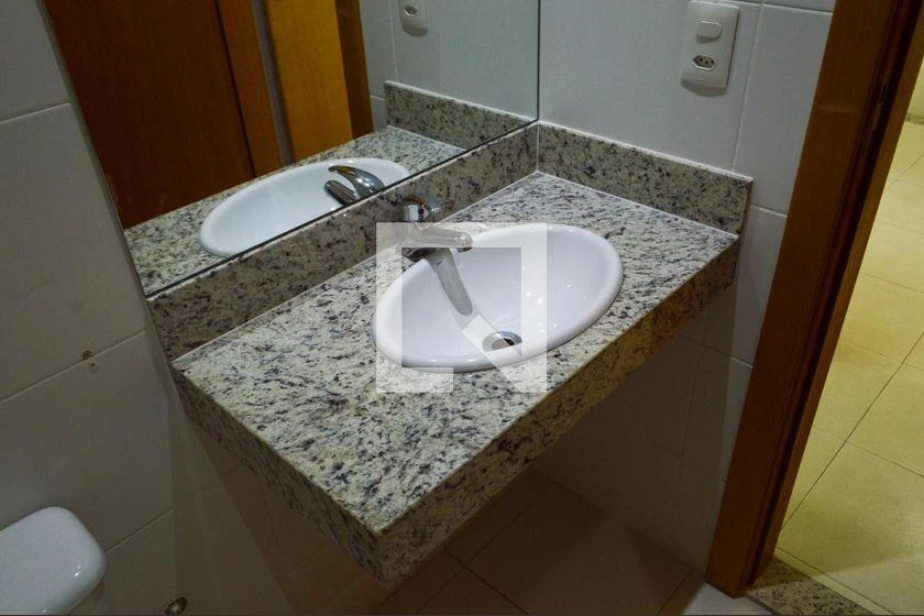 188 m² house with 4 en-suite bedrooms and 3 parking spots — photo 24