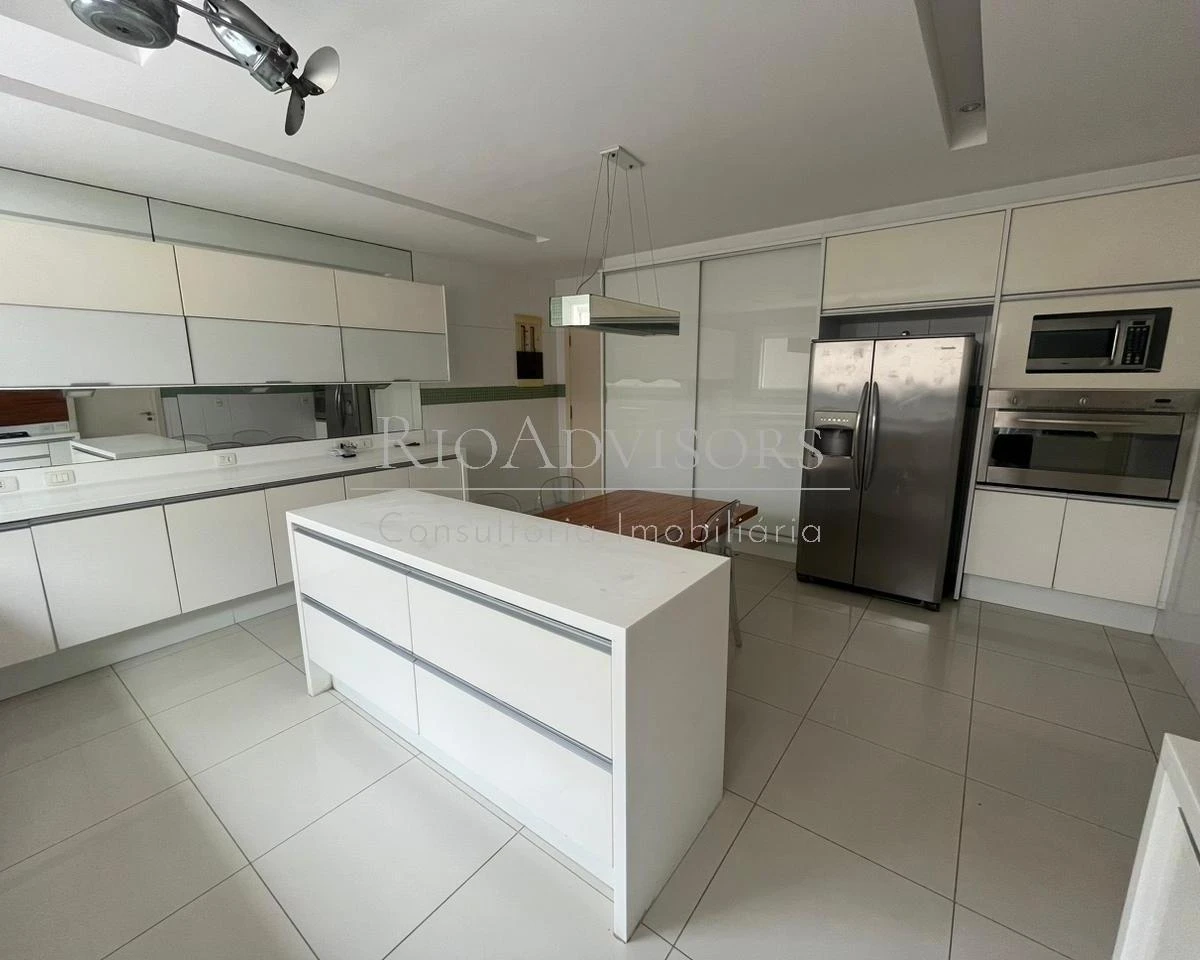 House 890 m² with 6 en-suite bedrooms and gas kitchen — photo 5