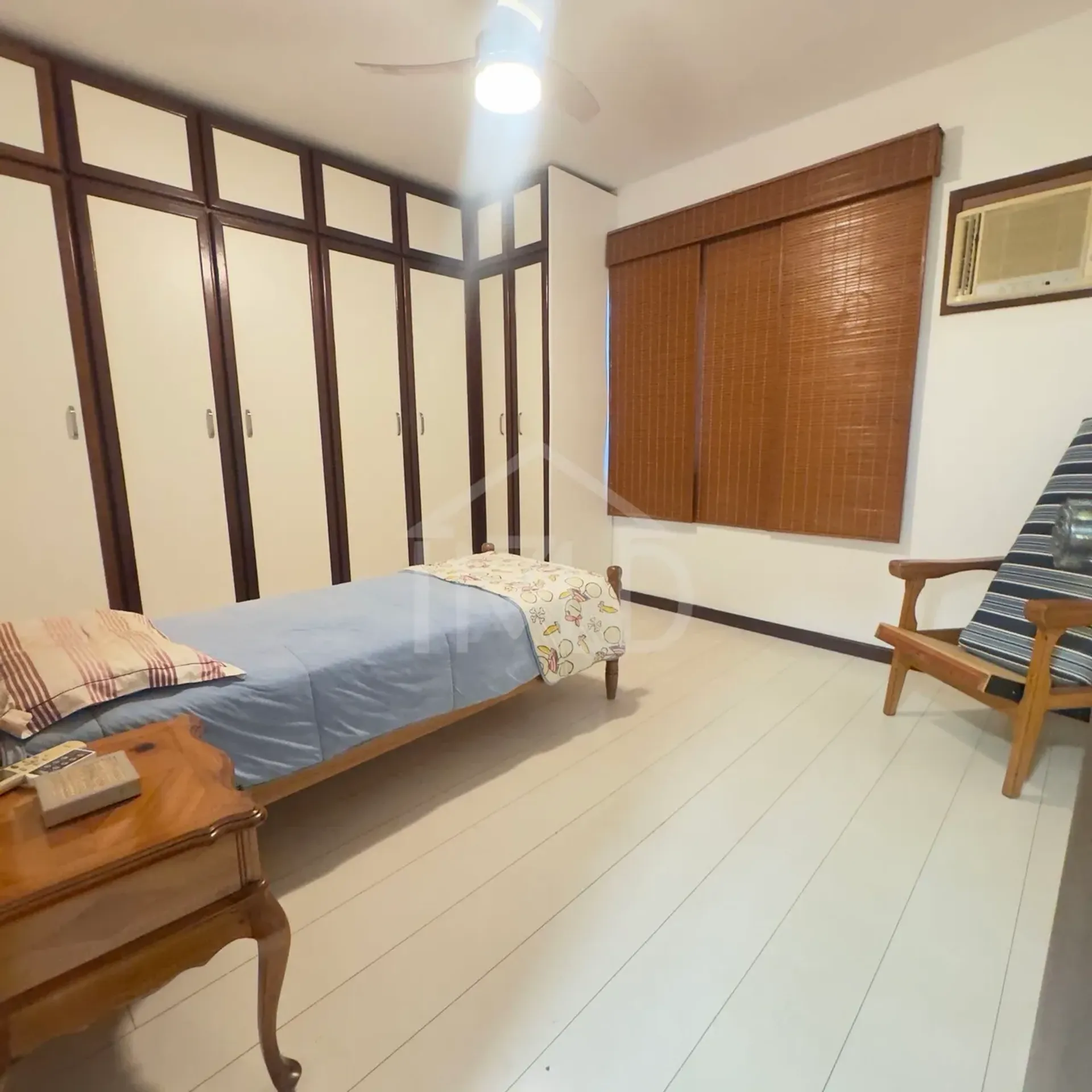 Furnished house, 250 m², with a walk-in closet — photo 43