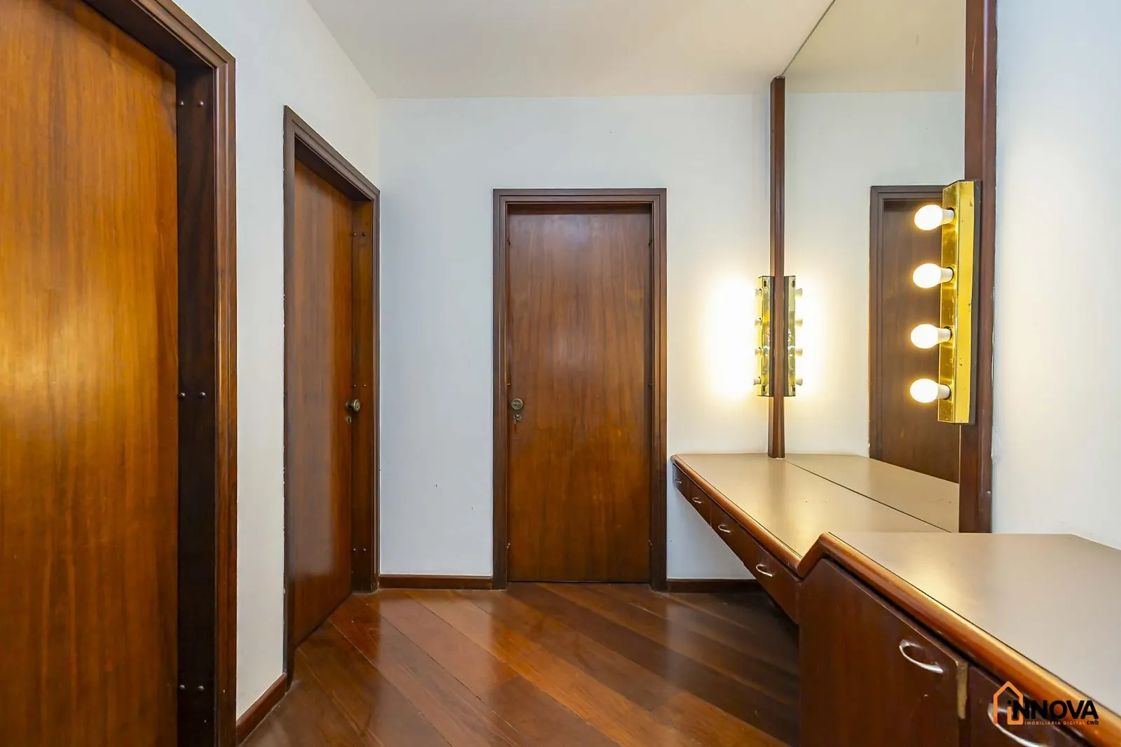 House with 5 bedrooms, 10 bathrooms, 5 parking spaces — photo 20