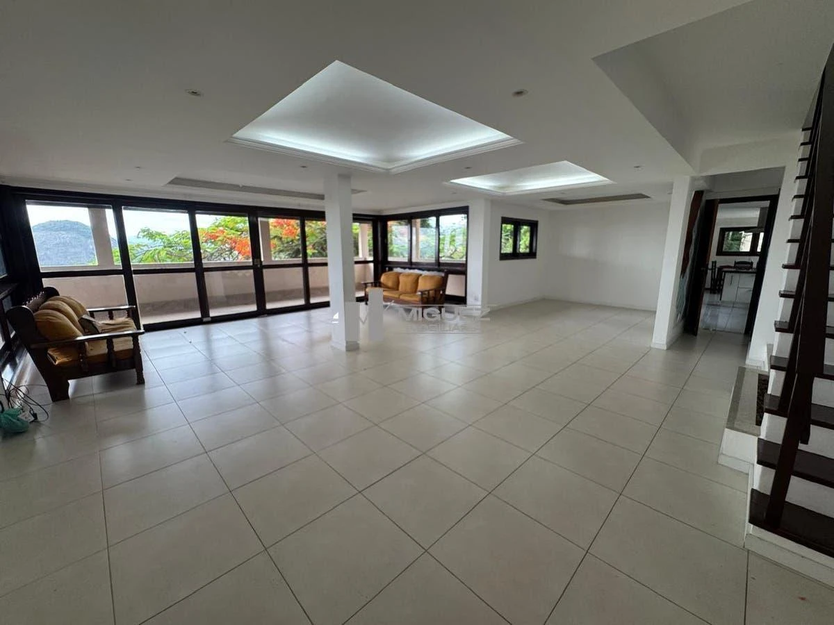 Water view in a 4-bedroom house, 340 m² — photo 12