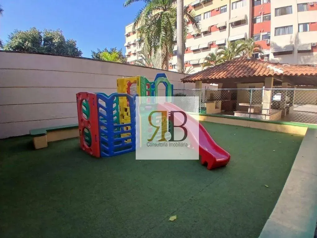 3-bedroom apartment in a building with a pool — photo 17