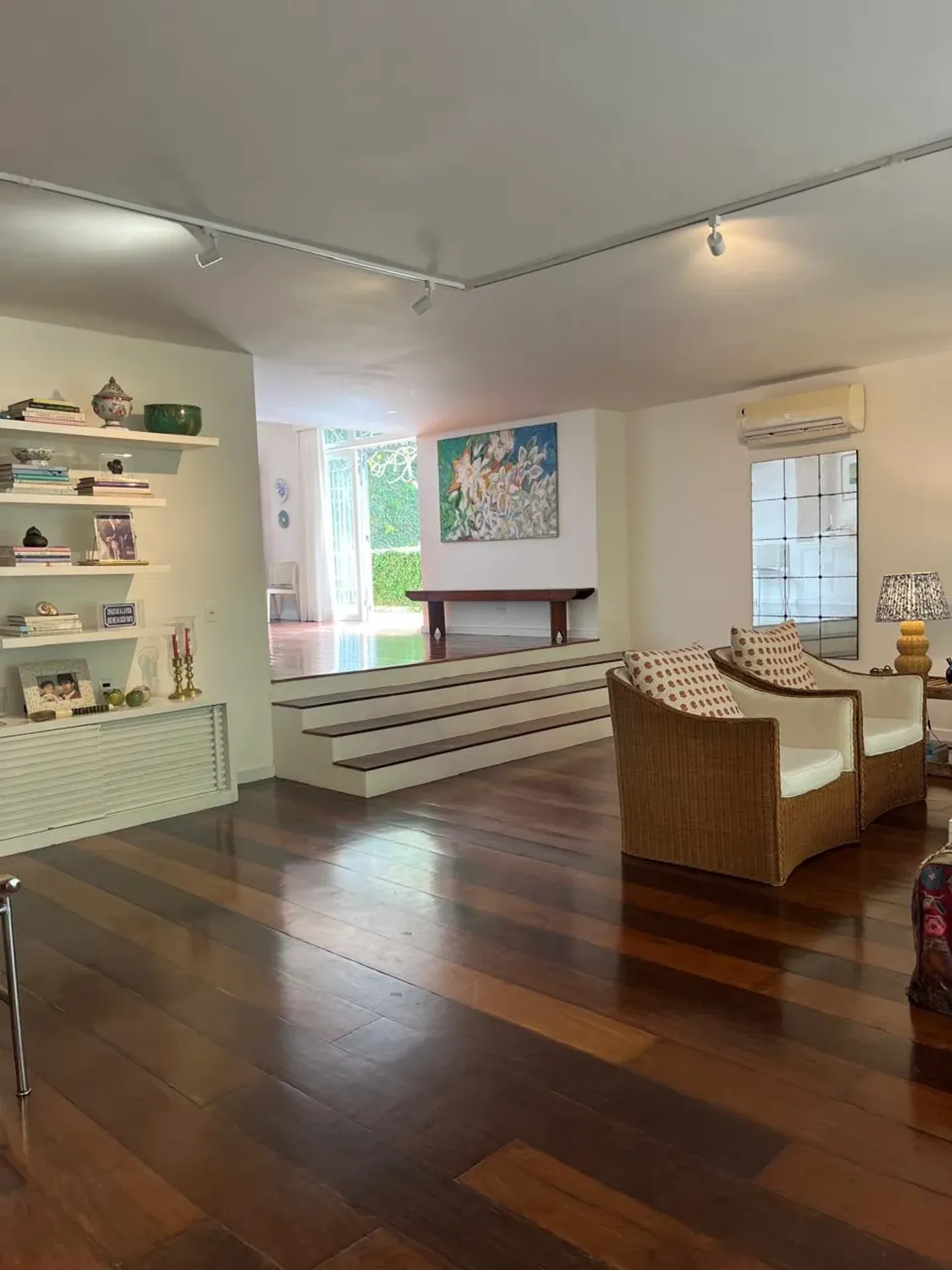 Меблированный дуплекс 700 м²: 6 спален и частный сад — photo 36