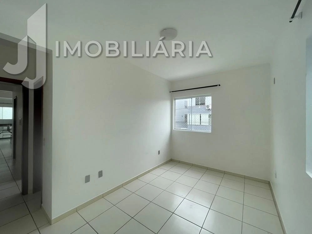 Glass-enclosed balcony in a 3-bedroom apartment, 90 m² — photo 18
