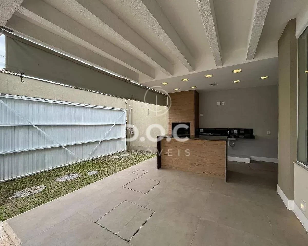 Floor-to-ceiling windows in a 5-bedroom house, 300 m² — photo 42