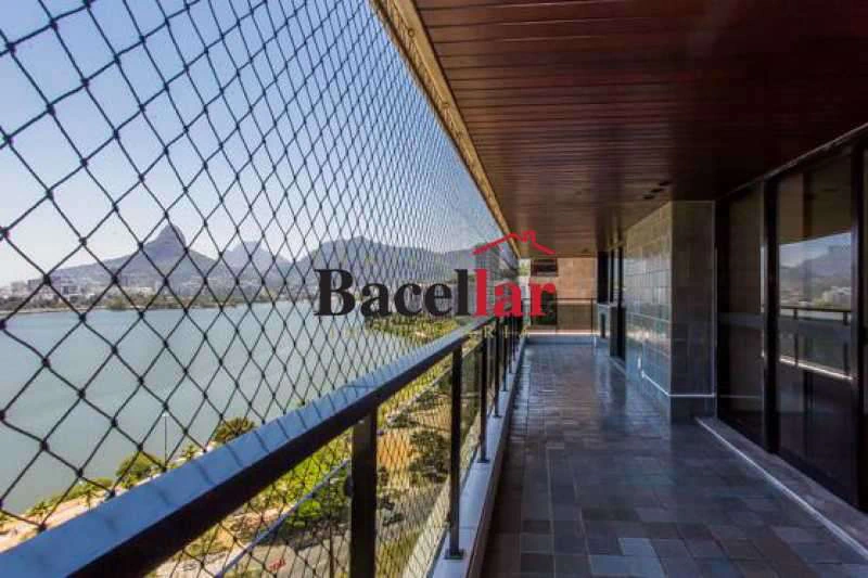 380 m² apartment with 4 en-suite bedrooms and 7 baths — photo 16