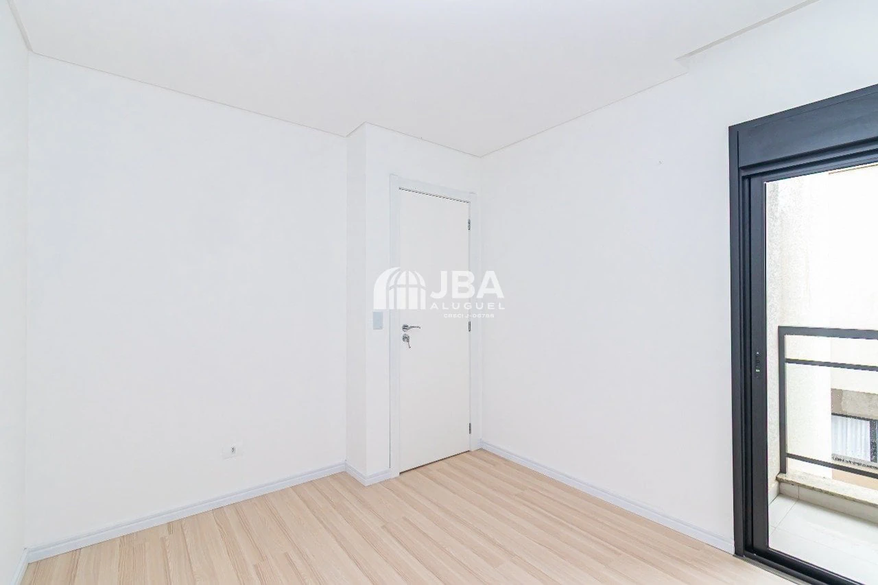 House with open-plan kitchen and 3 bedrooms plus suite — photo 16