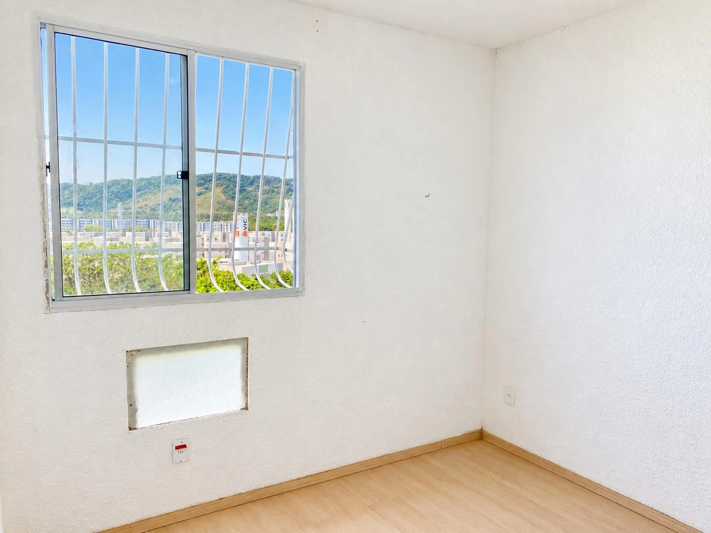 2-bedroom apartment with a mountain view — photo 17
