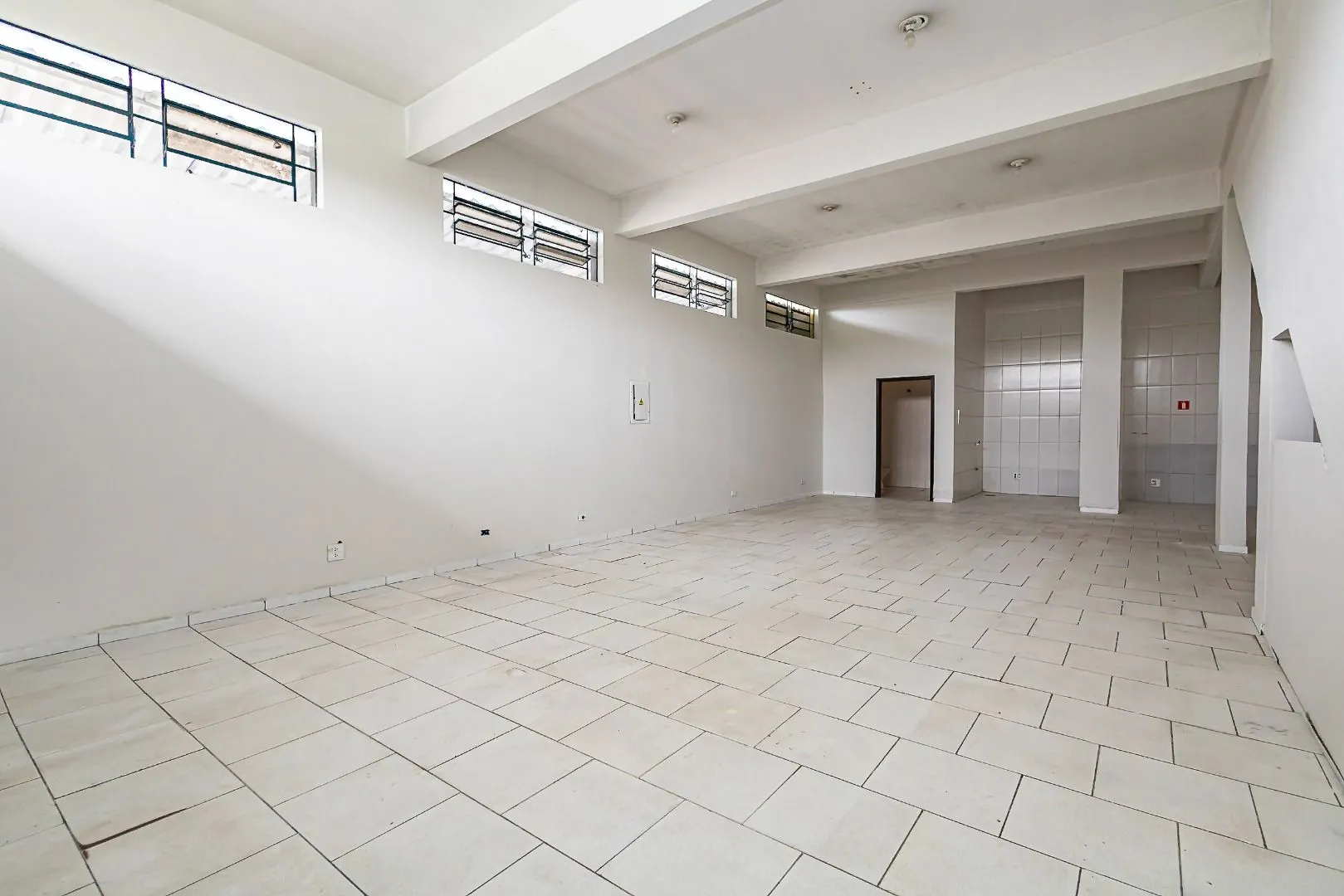 Casa com 2 dormitórios e 300 m² — photo 45