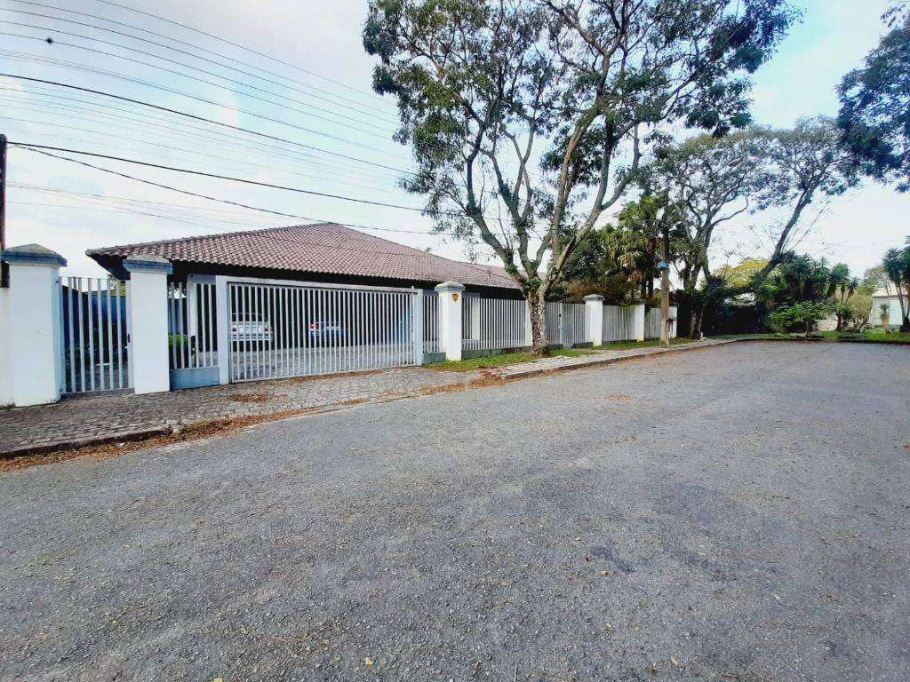 House with 4 bedrooms and a private garden — photo 3