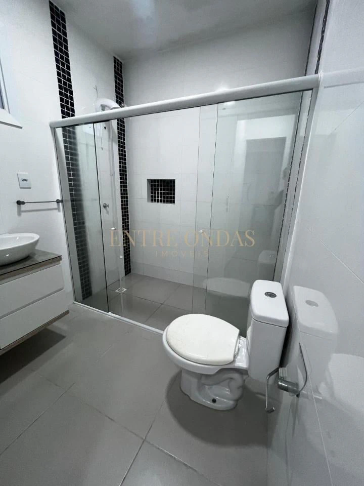 Furnished 2-bedroom apartment with 3 bathrooms — photo 3