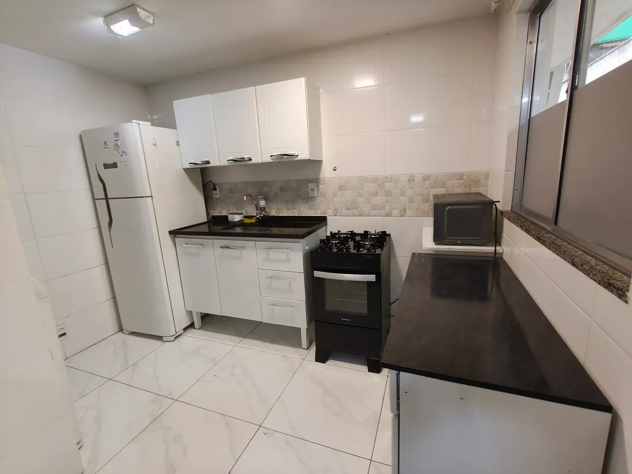 Furnished 2-bedroom apartment with open-plan kitchen — photo 5