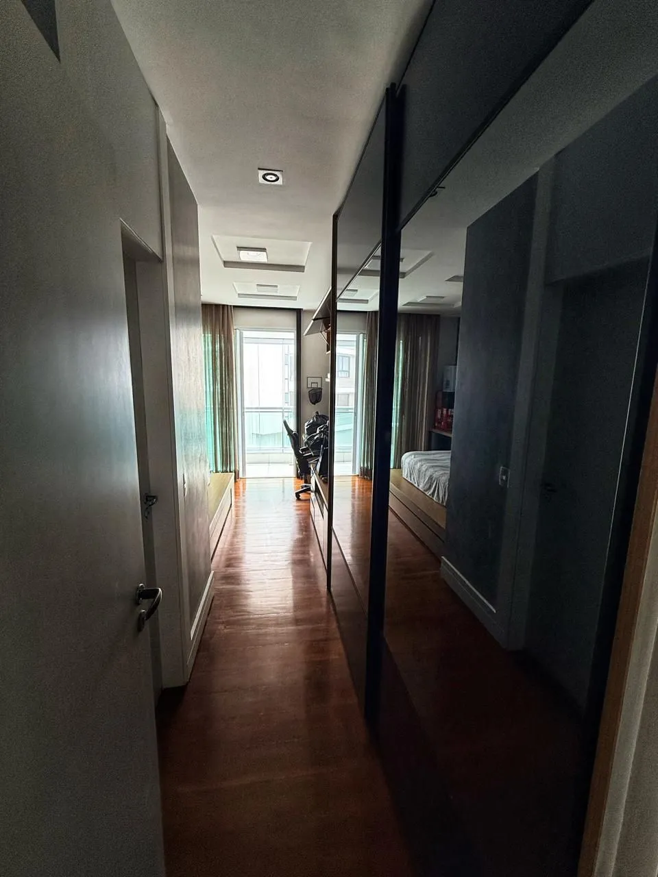 Furnished apartment with 4 bedrooms and 5 bathrooms — photo 18