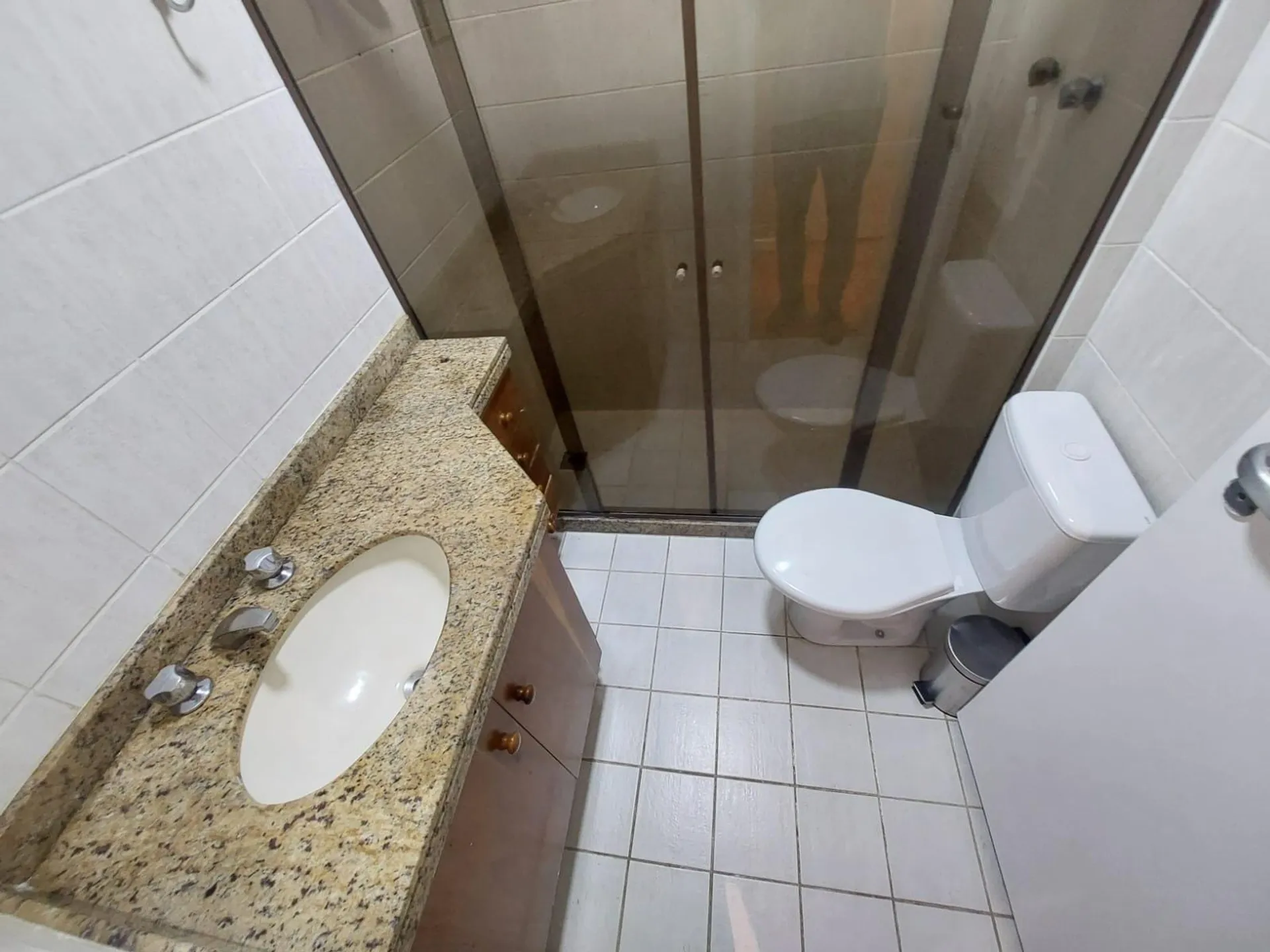 Furnished 2-bedroom apartment with a balcony — photo 24